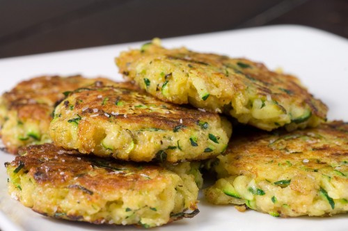 http://mouseinmypocket.com/wp-content/uploads/2012/02/zucchini-cakes.jpg